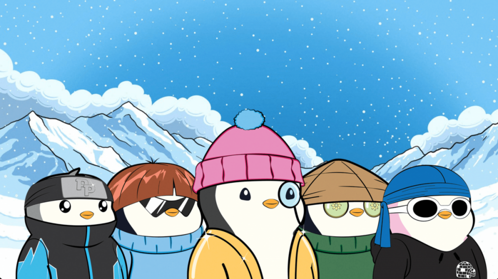 五个卡通企鹅站在绘制的山脉前，支持 Pudgy Penguins Floor 达到 4ETH。